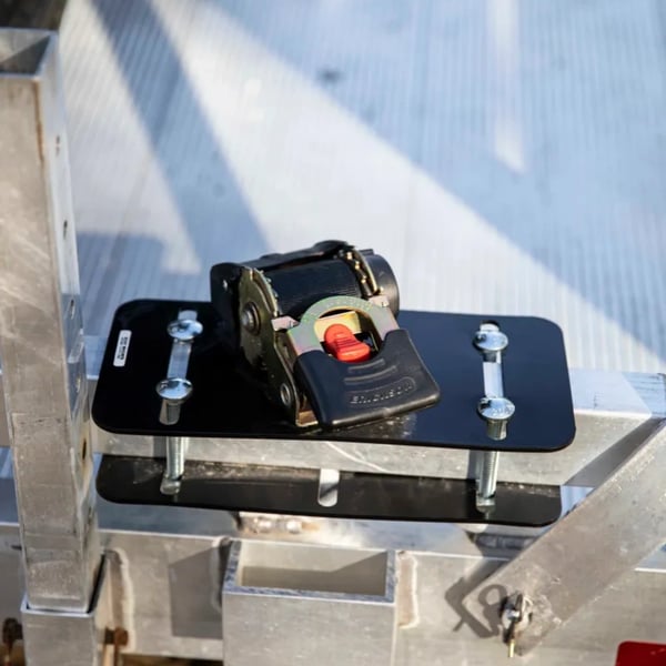 Pack of 04 -  Retractable Auto Ratchet Strap with RAIL BRACKET BUNDLE